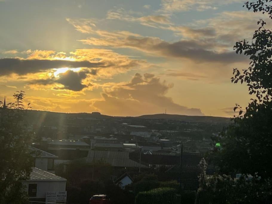 Artistic Stunning Apartment City View Londonderry Εξωτερικό φωτογραφία